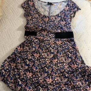 American Eagle Outfitters Floral Kids Dress with Black Accent